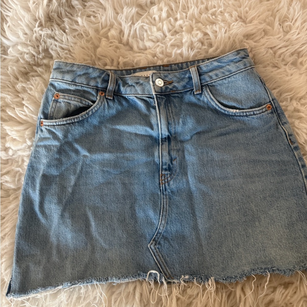 Topshop Light Wash Distressed Denim Mini Skirt - Size 6